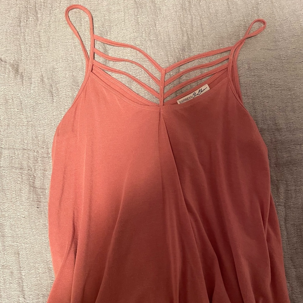 Pink tank top with pretty front